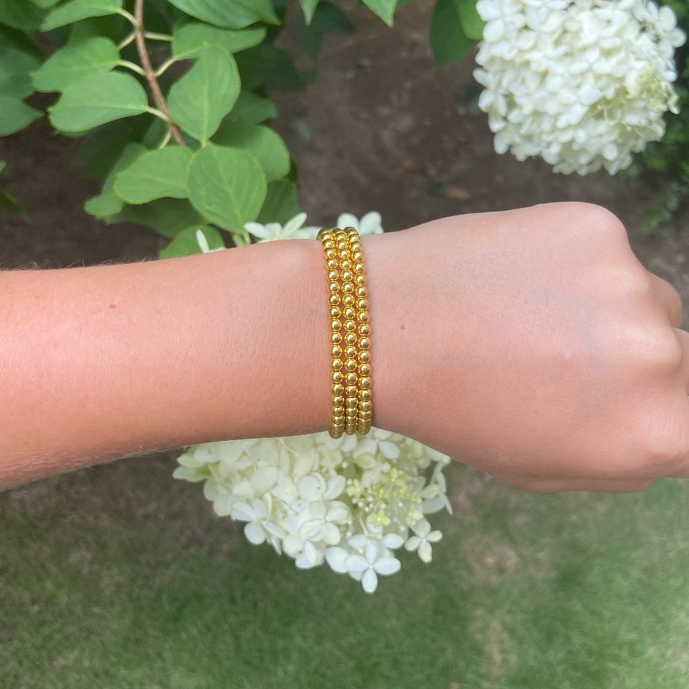 Gold bead bracelet